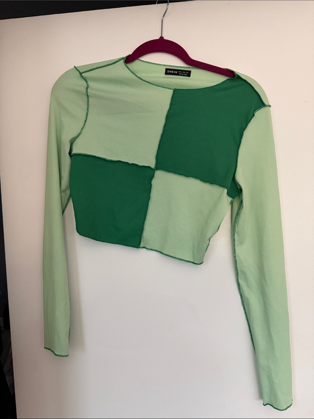 SHEIN Two-Tone Green Patchwork Long Sleeve Crop Top